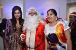 Nisha Jamwal at Zoya Christmas special hosted by Nisha Jamwal in Kemps Corner, Mumbai on 20th Dec 2012 (43).JPG